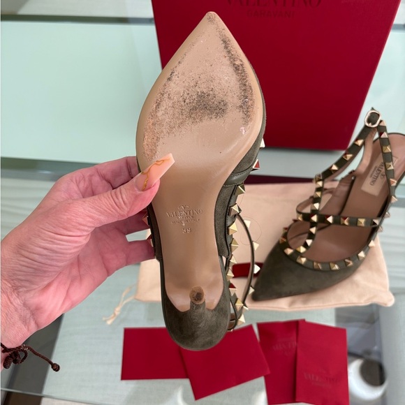 Authentic Valentino Garavani Olive RockStud Pumps - Picture 9 of 13
